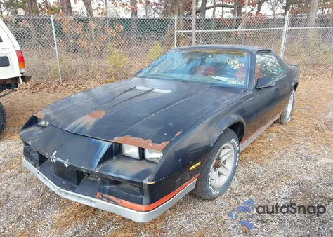 1984 Chevrolet Camaro из США, поврежденный, VIN 1G1AP87HOEN153829
